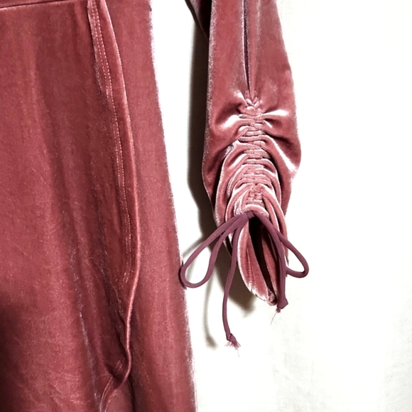 Urban Outfitters Rose Velvet Women's Faux Wrap Romper Skort Dress Medium - Picture 3 of 7